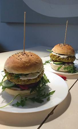 Bellmer Cafe